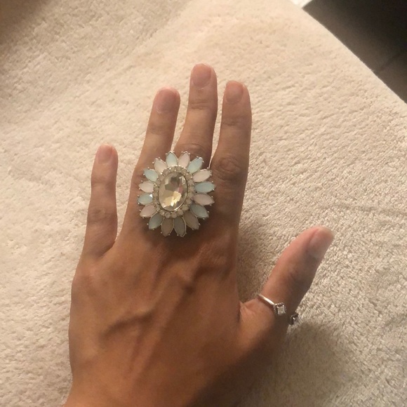 🌸2/$30🌸Big flower party ring - Picture 5 of 5